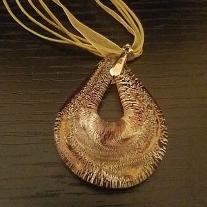 Purple pendant necklace